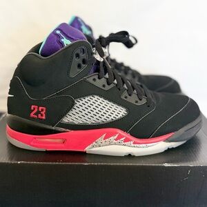AUTHENTIC Jordan 5 Retro “Top 3” size 9.5 CZ1786-001 2020 PRE-OWNED w/ OG BOX